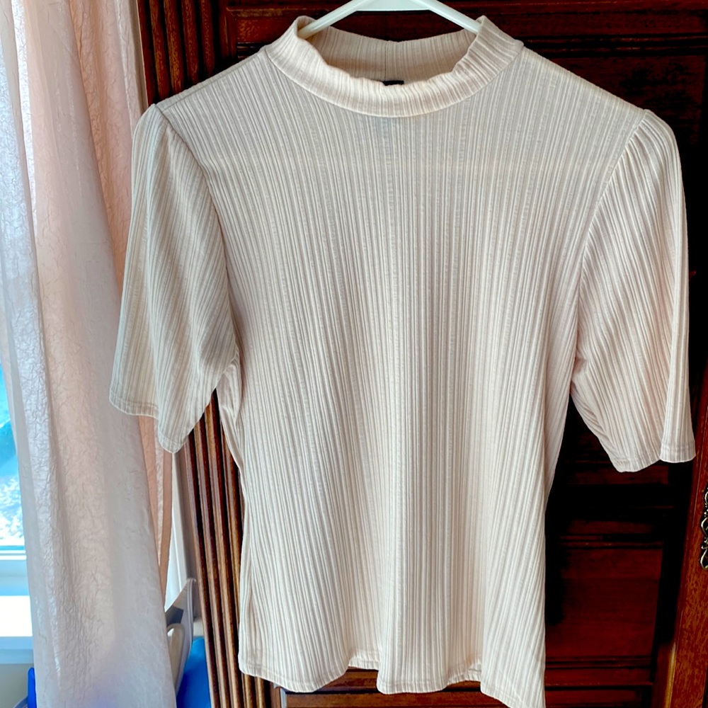 W5 mock neck shirt sleeve shirt, a true essential basic, beautiful!